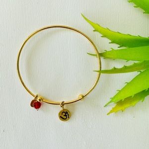 Om Garnet Taolei Bangle